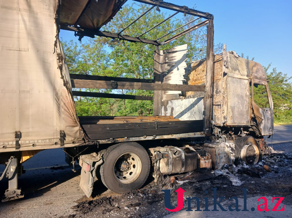 Qaxda İran vətəndaşına məxsus "TIR" yandı - FOTOLAR